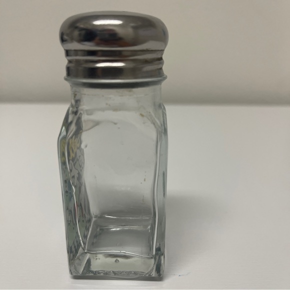 Vintage 1993 Tweety And Sylvester Salt And Pepper Shakers - Picture 8 of 11